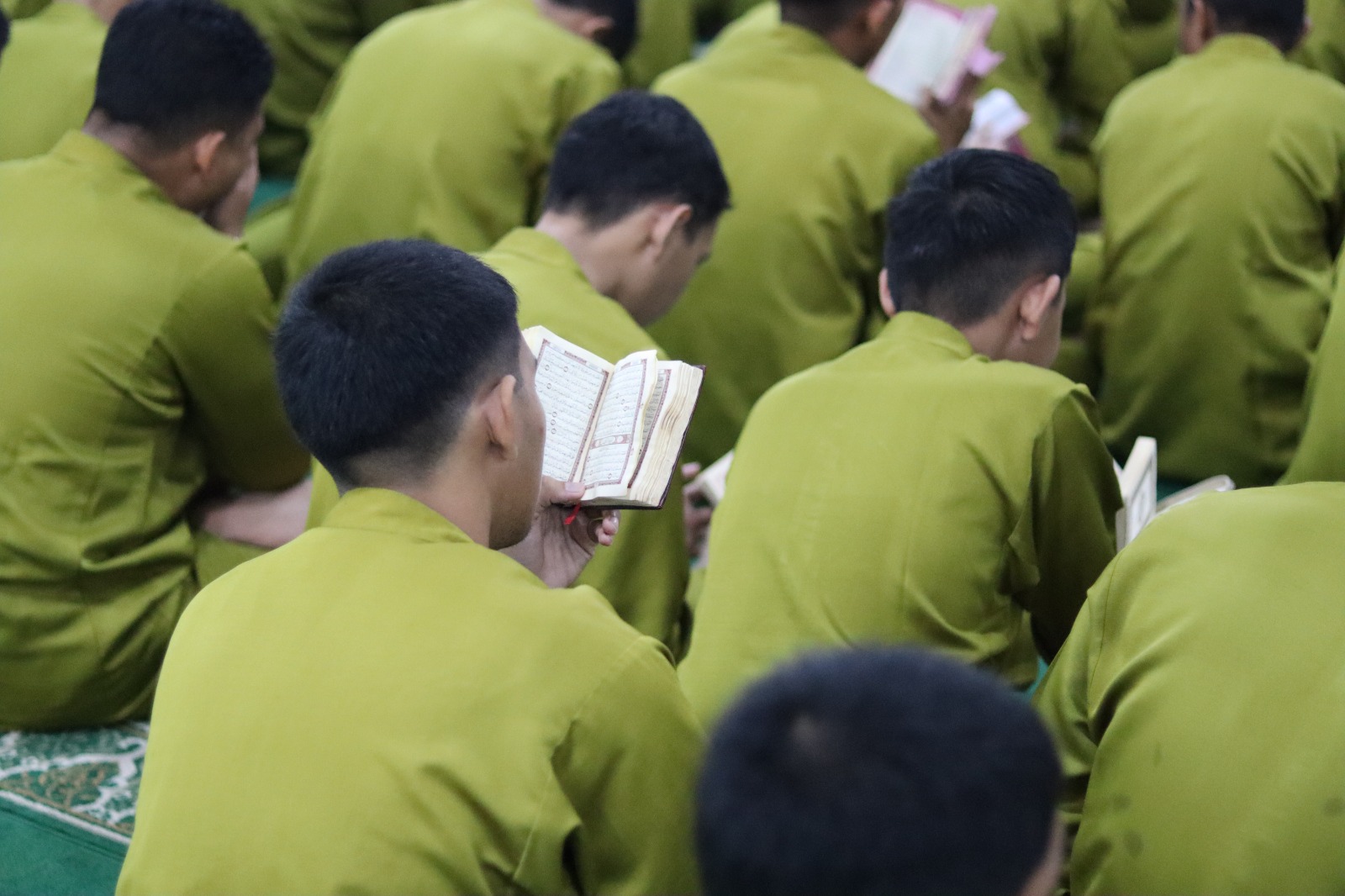 Dari Duha Menuju Al Kahfi, Tradisi Pagi Pembentuk Jiwa Qurani di MAN 1 Pekanbaru