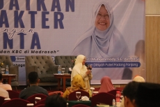 GTK MAN 1 Pekanbaru Ikuti Pelatihan KBC Asyik Bersama Narasumber Internasional